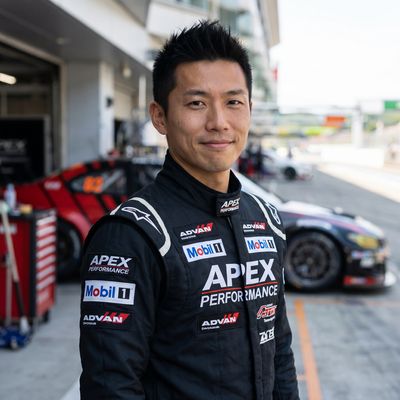 黑丝赛车专家周雨萱